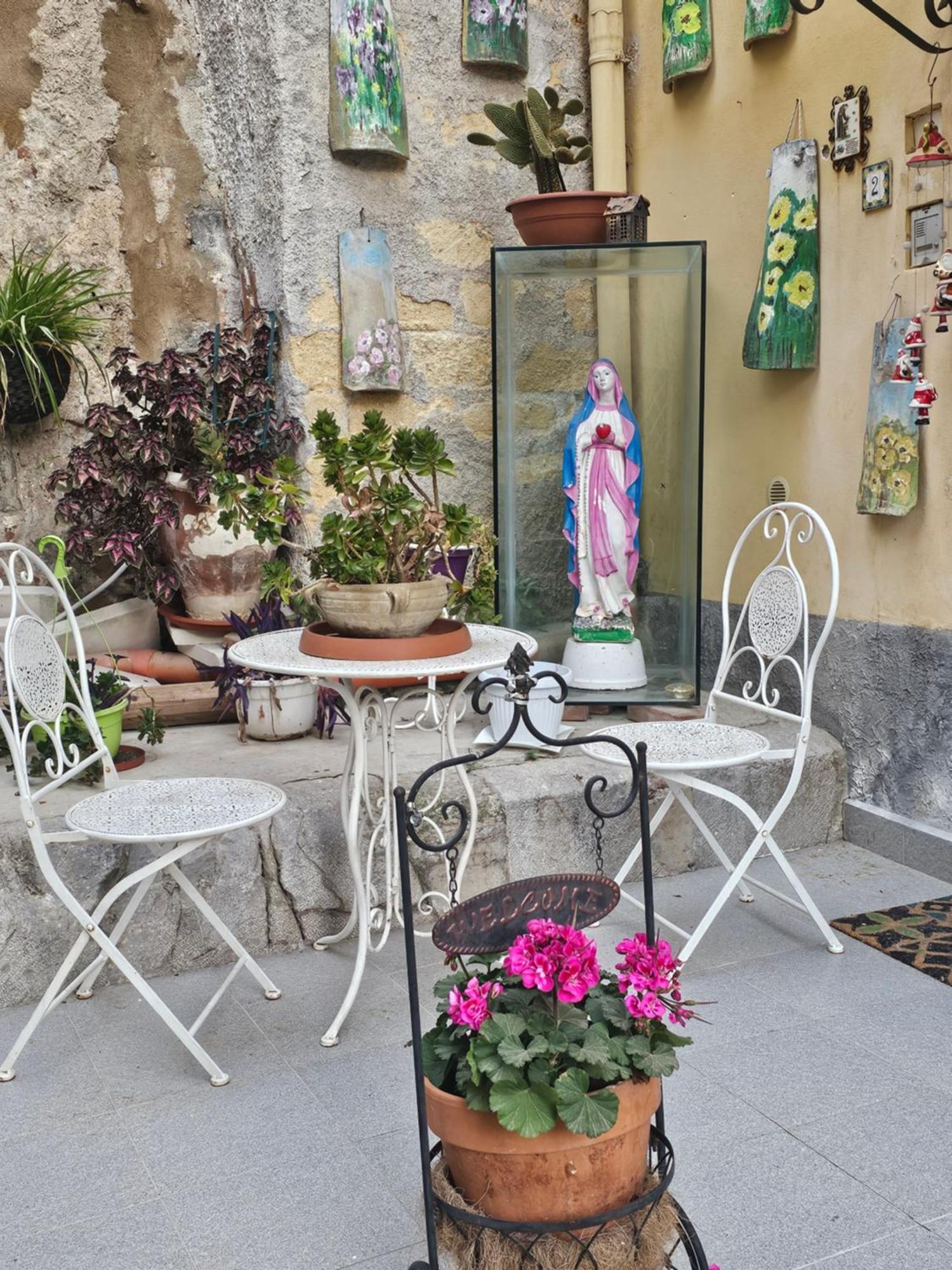Suite And Relax Tina A 2 Passi Dal Centro E Al Foro Italico Palermo Ngoại thất bức ảnh