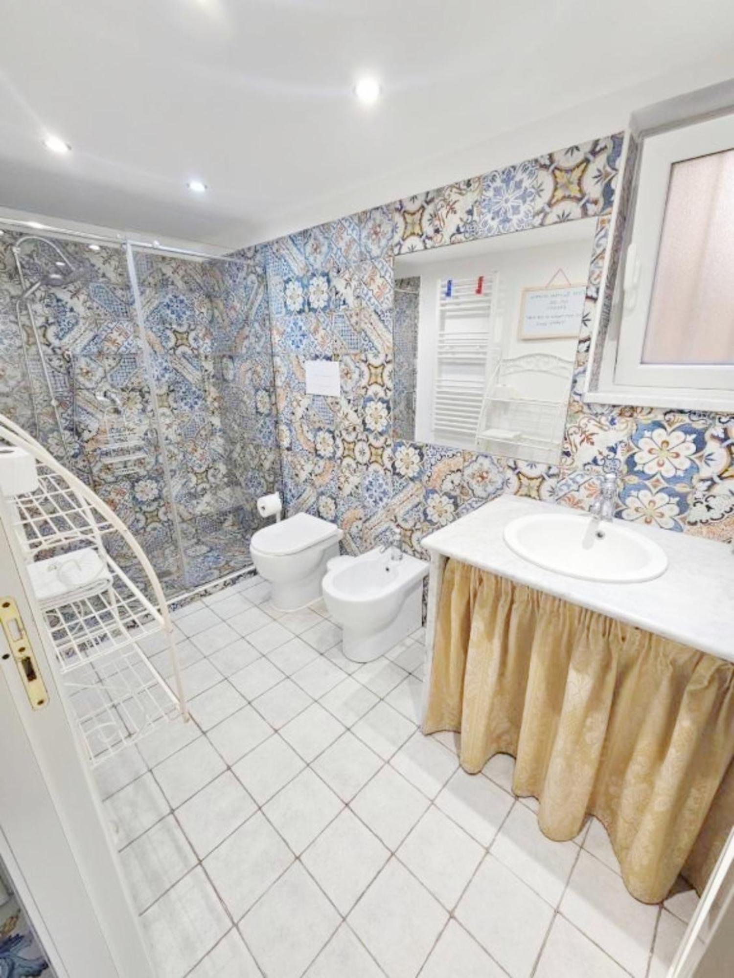 Suite And Relax Tina A 2 Passi Dal Centro E Al Foro Italico Palermo Ngoại thất bức ảnh